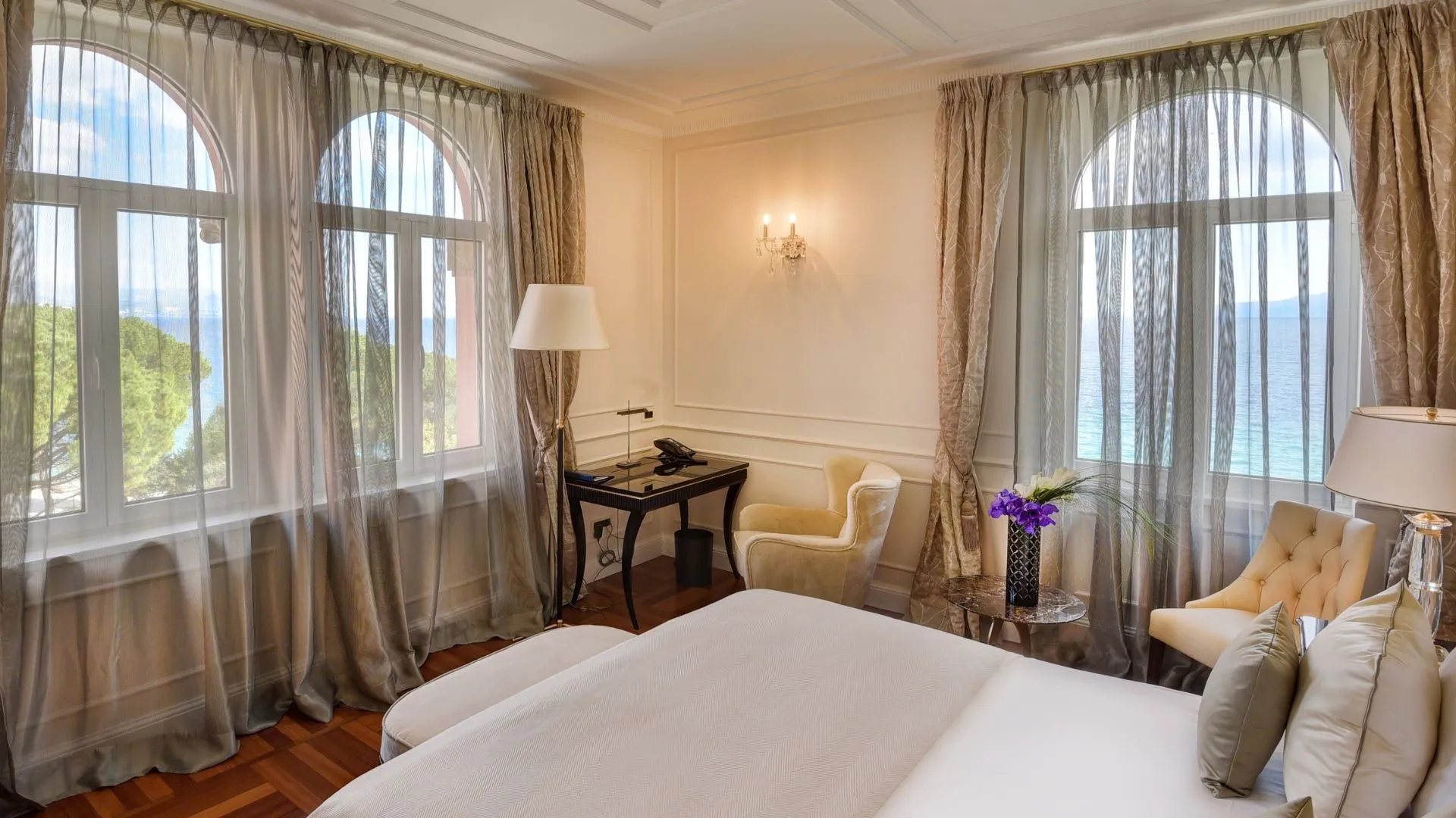 deluxe-double-room-historical-villa-sea-view-2.jpg